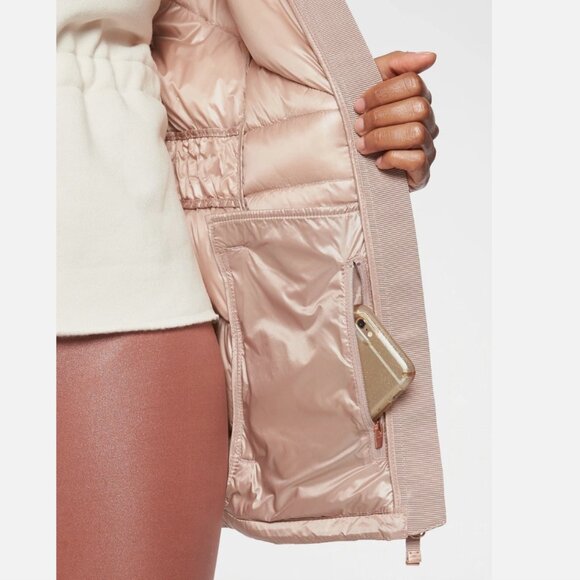 Athleta Moonlight Grey Banner Peak Goose Down Double Zip Vest Women’s Medium - Picture 14 of 16